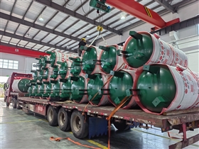 在采购新的储气罐时，您应该注意以下几个关键方面： 合规性 - 确保储气罐的设计、制造和检验符合国家颁布的法律法规和安全技术规范，如GB 150《压力容器》标准或者NB/T 47052等相关标准。 设计要求 - 根据您的需求选择合适的设计压力、容积和材质。